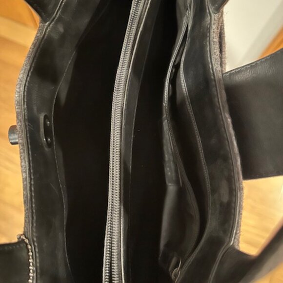 COACH Women's Felt Handbag Turnlock Fastener Closure Fashion Luxury 8187 - Picture 3 of 5